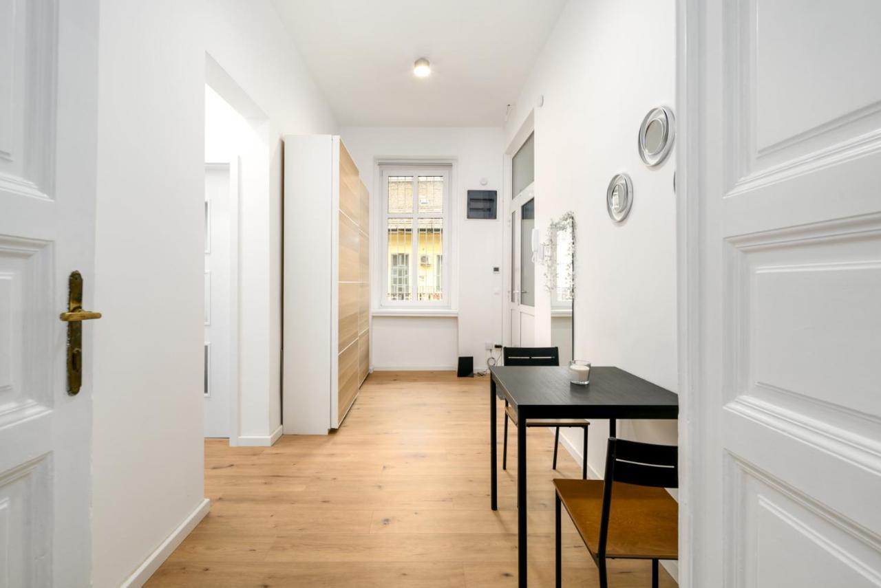 Appartement Modern Penthouse In A Century Old Building
