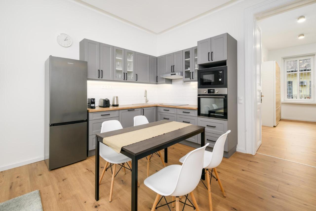 Appartement Modern Penthouse In A Century Old Building *