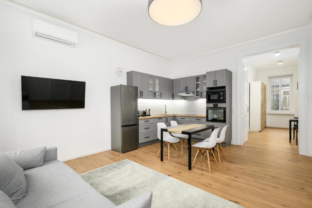 Appartement Modern Penthouse In A Century Old Building Boedapest