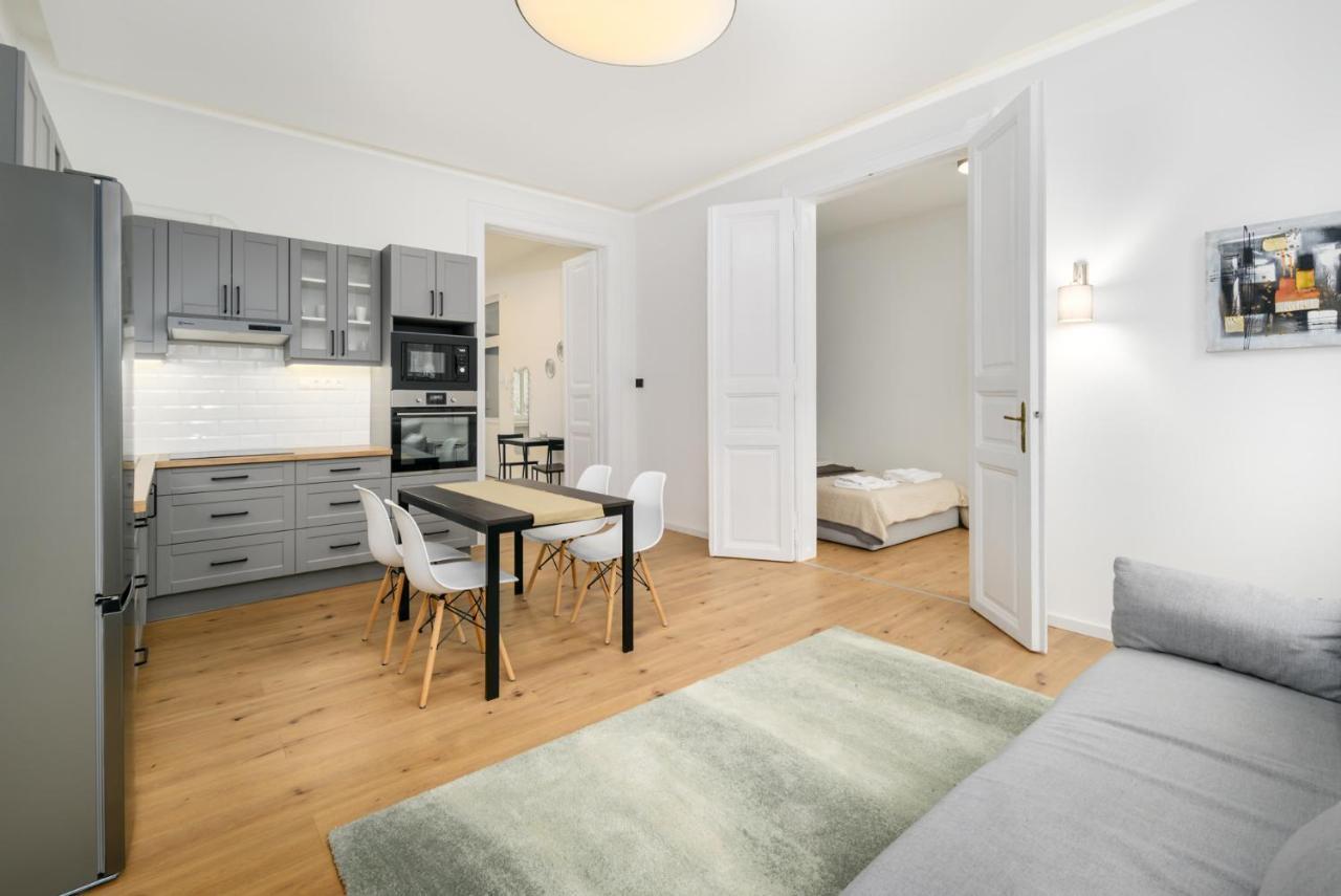 Appartement Modern Penthouse In A Century Old Building