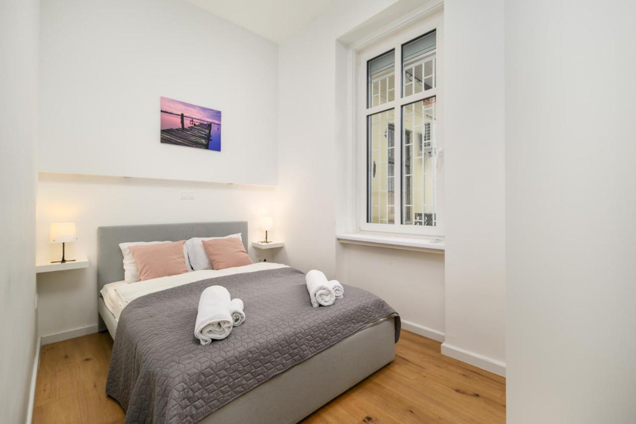 Modern Penthouse In A Century Old Building * Boedapest