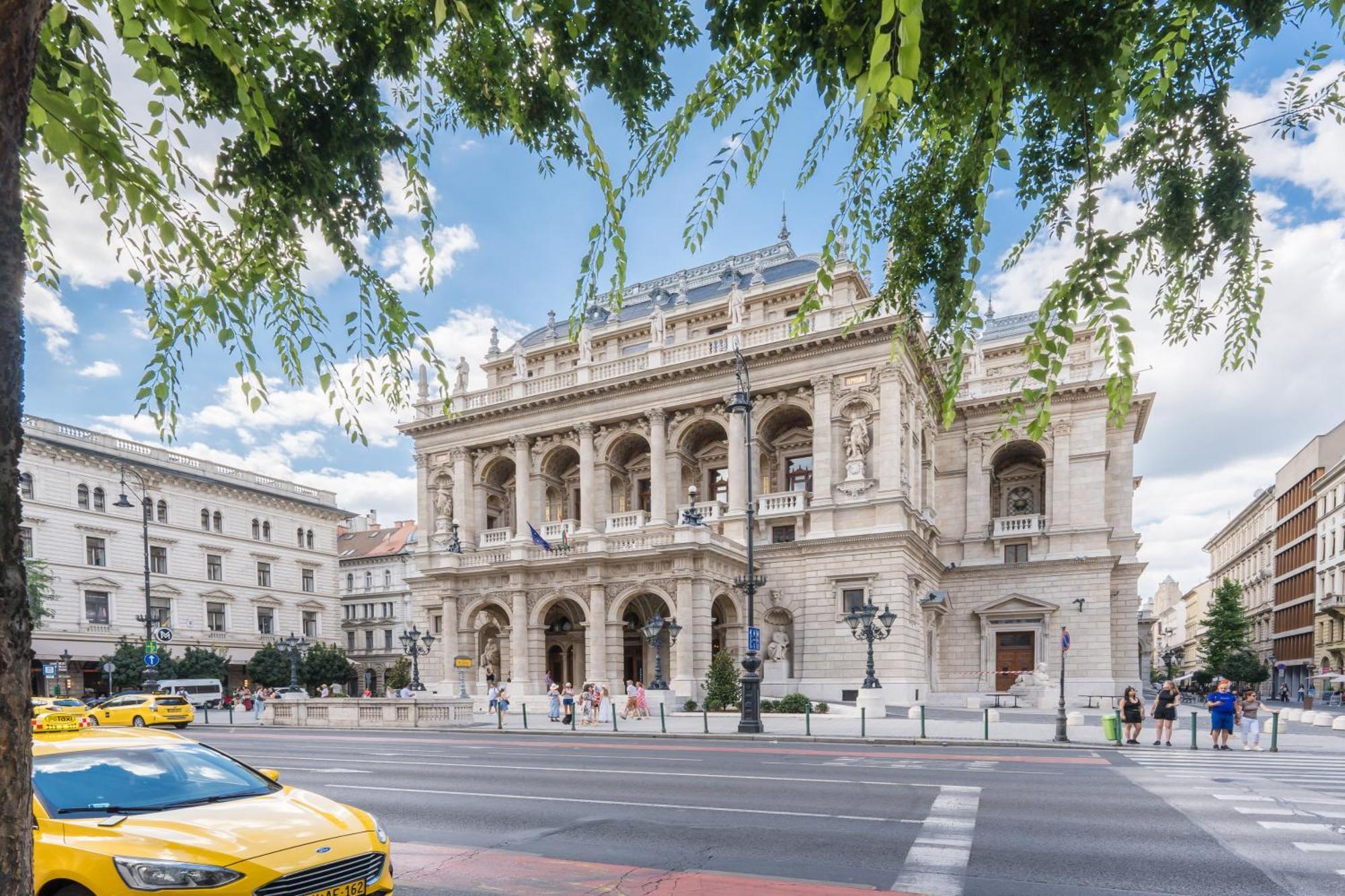 Apartman Modern Penthouse In A Century Old Building